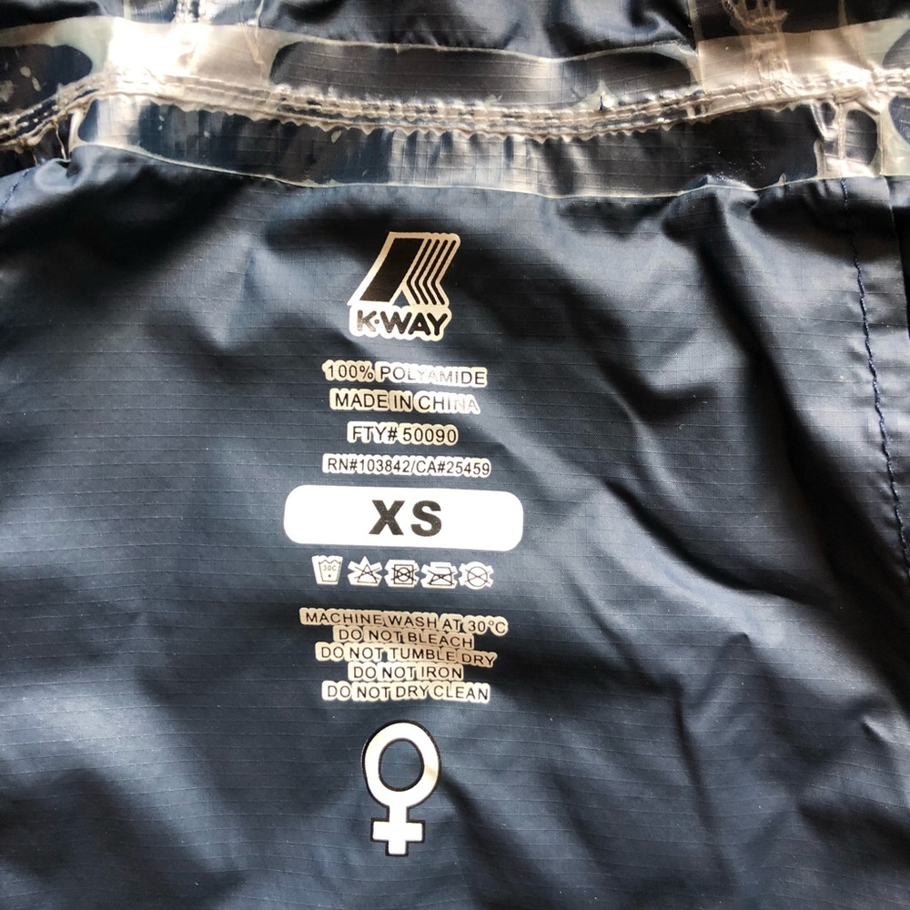 K-Way Navy Blue Windbreaker XS Worn, but no Flaws - Picture 6 of 6
